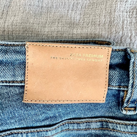Zara Blue Jeans - Picture 3 of 3